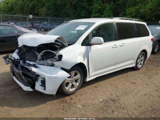 2019 TOYOTA SIENNA 5TDKZ3DC4KS008154 Photo 1