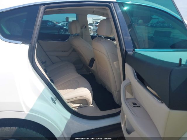 2022 MASERATI LEVANTE ZN661XUA6NX400578 Photo 7