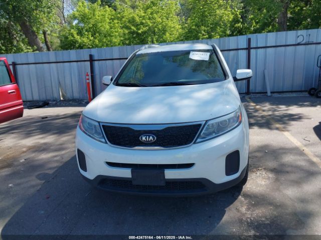 5XYKTDA72FG598873 KIA Sorento Lx V6