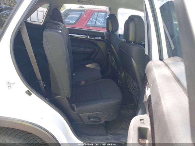 5XYKTDA72FG598873 KIA Sorento Lx V6