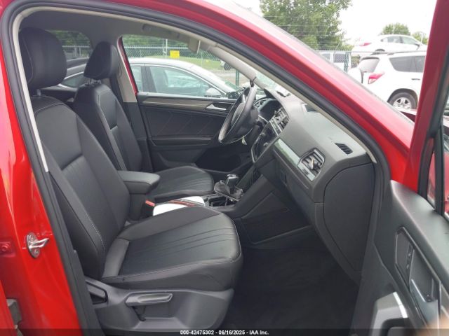 2022 VOLKSWAGEN TIGUAN 3VV2B7AX0NM020942 Photo 4
