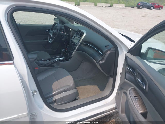 1G11D5SL1FF139419 Chevrolet MALIBU 2LT