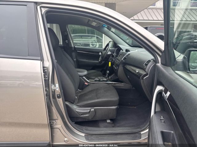 5XYKTCA69EG542686 KIA SORENTO LX