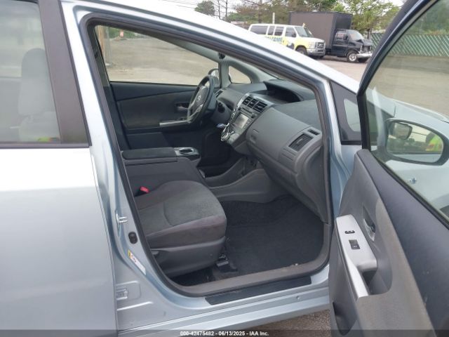 JTDZN3EU9E3338444 Toyota Prius V Two