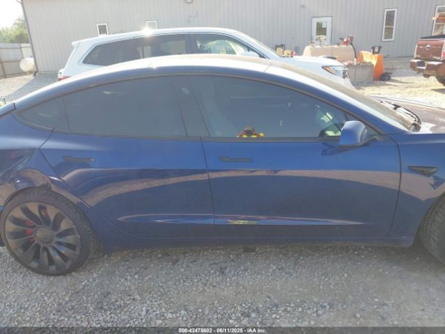 5YJ3E1EC3NF118592 Tesla 2022