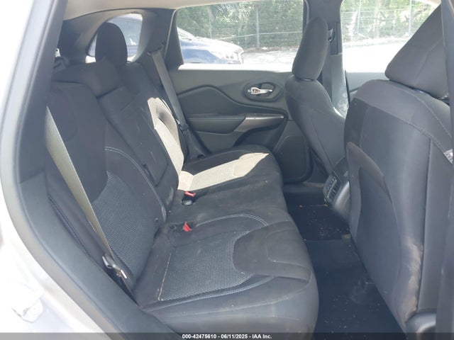 1C4PJLCB6KD220278 Jeep 2019