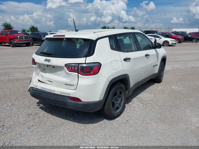 3C4NJCAB1JT151695 Jeep 2018