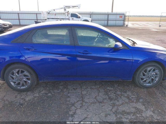KMHLM4DG5RU823587 Hyundai ELANTRA SEL