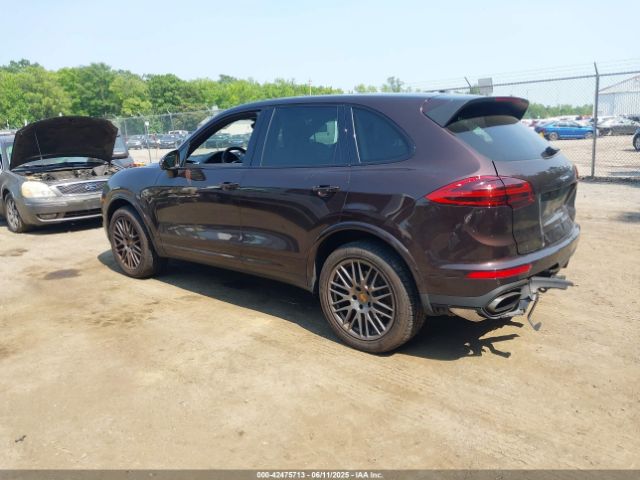 2017 PORSCHE CAYENNE WP1AA2A21HKA88424 Photo 2