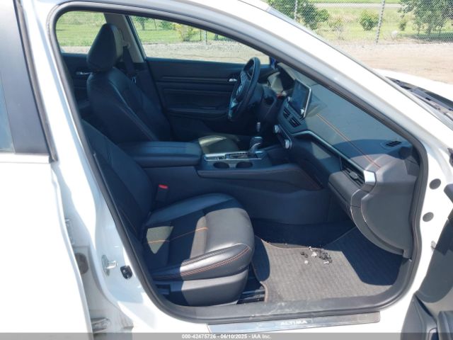 1N4BL4CW9KN303247 Nissan 2019