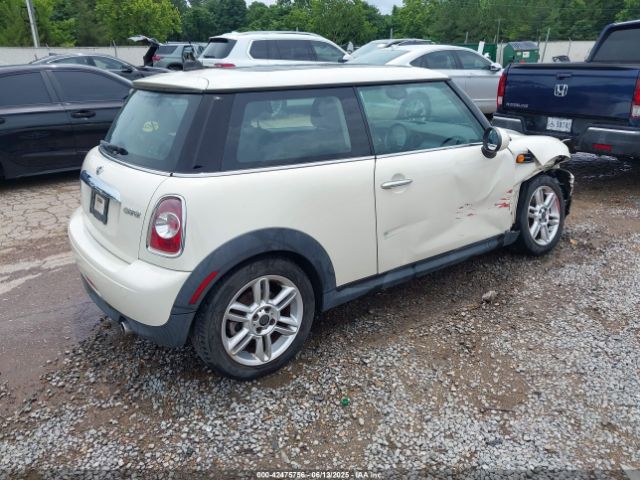 2011 MINI COOPER WMWSU3C5XBTX95546 Photo 3