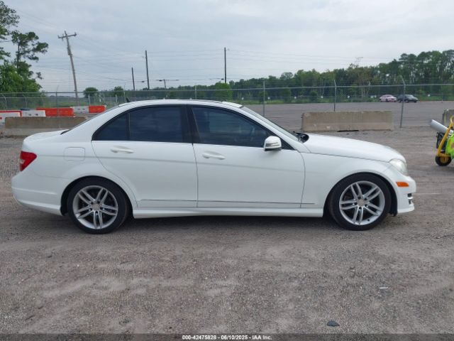 WDDGF4HB4ER309909 Mercedes-Benz C 250 Luxury/sport