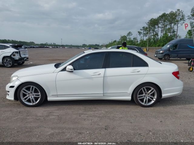 WDDGF4HB4ER309909 Mercedes-Benz C 250 Luxury/sport