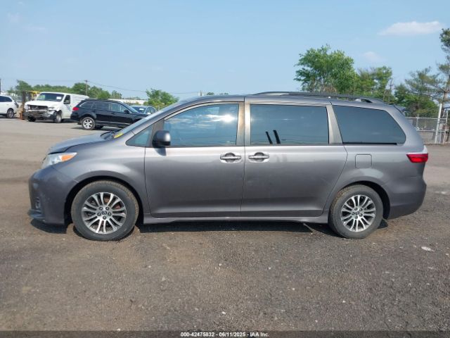 5TDYZ3DC1KS016206 Toyota Sienna Xle 8 Passenger
