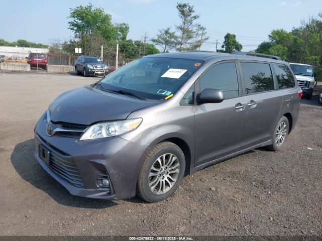 5TDYZ3DC1KS016206 Toyota Sienna Xle 8 Passenger