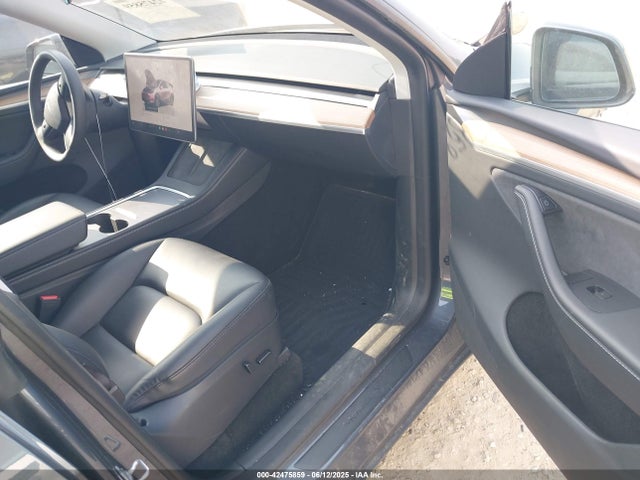 2023 TESLA MODEL Y 7SAYGDEE0PA188508 Photo 4