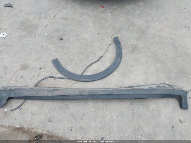 1G1FY6S06P4153965 Chevrolet 2023