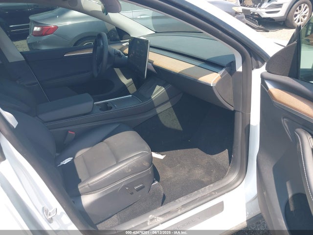 2023 TESLA MODEL Y 7SAYGDEE1PA192907 Photo 4