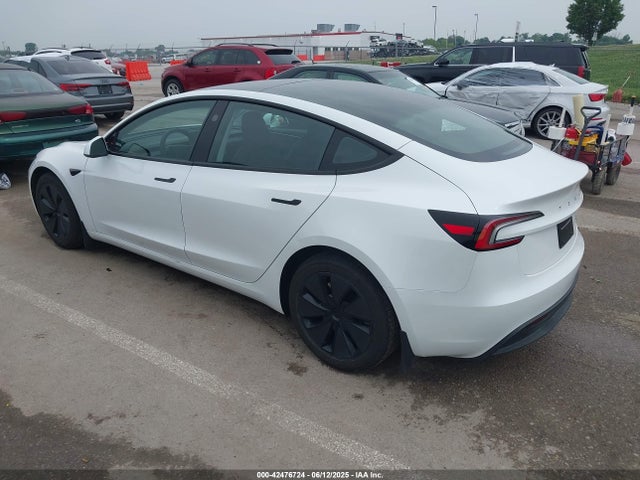 2025 TESLA MODEL 3 5YJ3E1EB5SF893625 Photo 2
