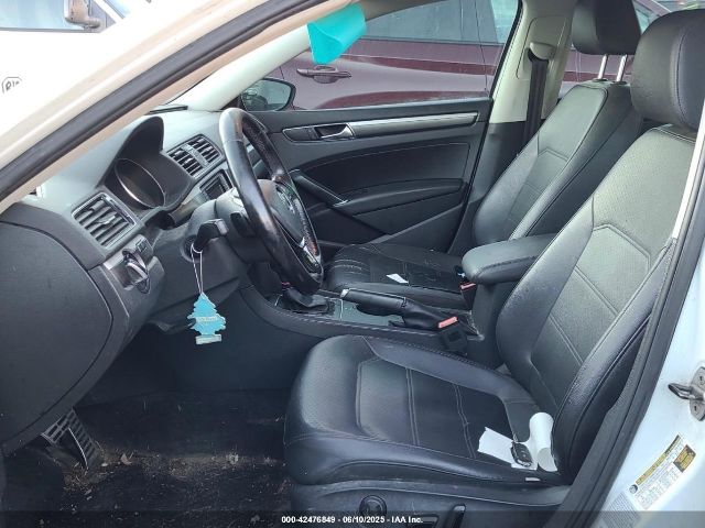 1VWDT7A37HC046443 Volkswagen Passat 1.8t R-line