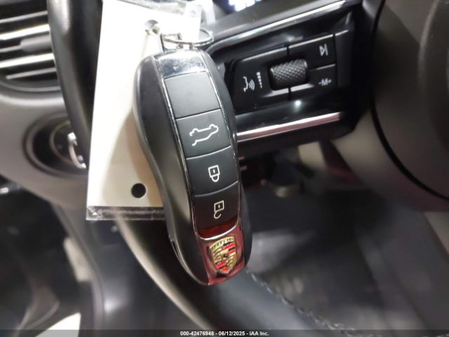 2022 PORSCHE MACAN WP1AA2A54NLB11338 Photo 10