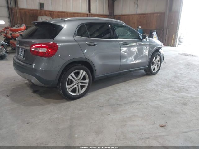 2018 MERCEDES-BENZ GLA 250 WDCTG4GB6JJ512410 Photo 3