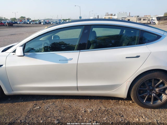 Tesla 2020 2020 5YJ3E1EB1LF665106 Image 14