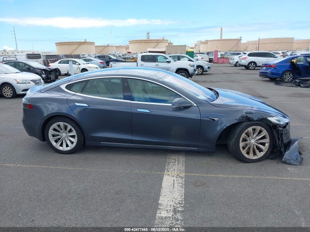 Tesla MODEL S 2017 5YJSA1E2XHF190425 Image 13