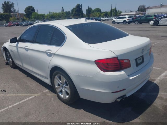 2013 BMW 528I WBAXG5C59DDY37517 Photo 2