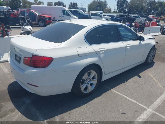 2013 BMW 528I WBAXG5C59DDY37517 Photo 3