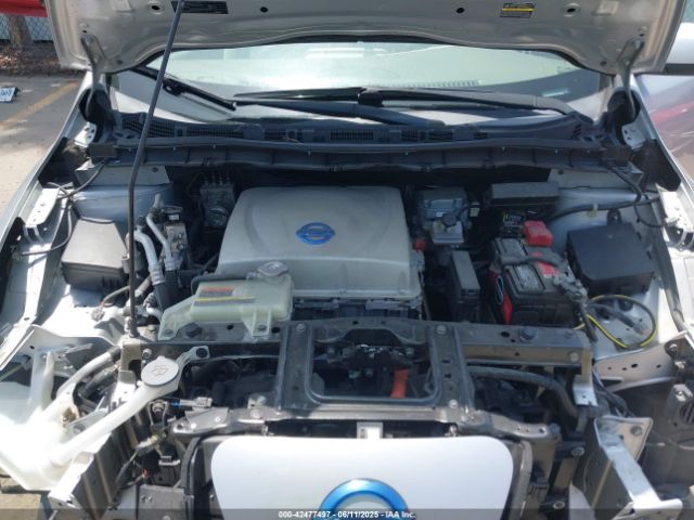 2015 NISSAN LEAF 1N4AZ0CP7FC317807 Photo 9