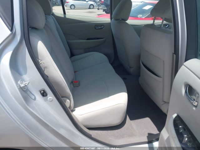 2015 NISSAN LEAF 1N4AZ0CP7FC317807 Photo 7