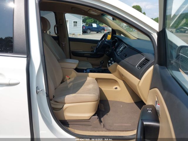 KNDMB5C16G6125279 KIA SEDONA LX