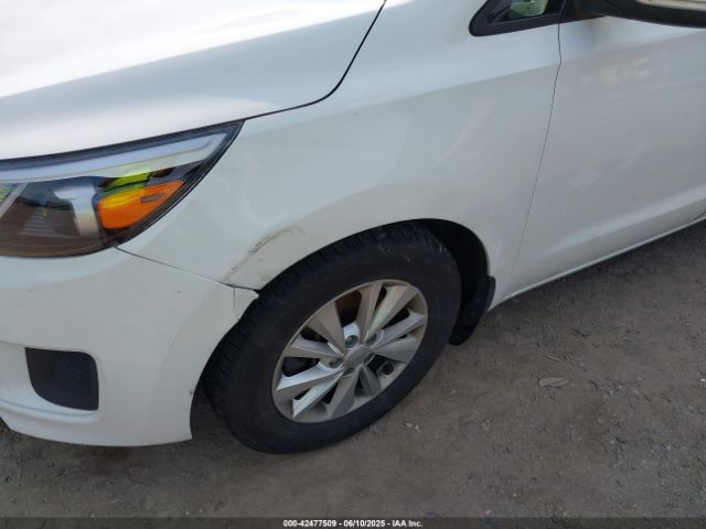 KNDMB5C16G6125279 KIA SEDONA LX
