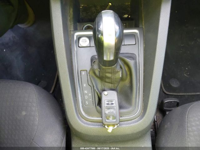 3VWD17AJ8FM415696 Volkswagen Jetta