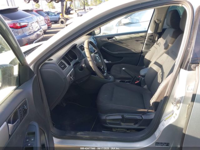 3VWD17AJ8FM415696 Volkswagen Jetta