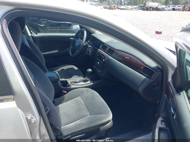 2G1WB5E38F1162243 Chevrolet lfx