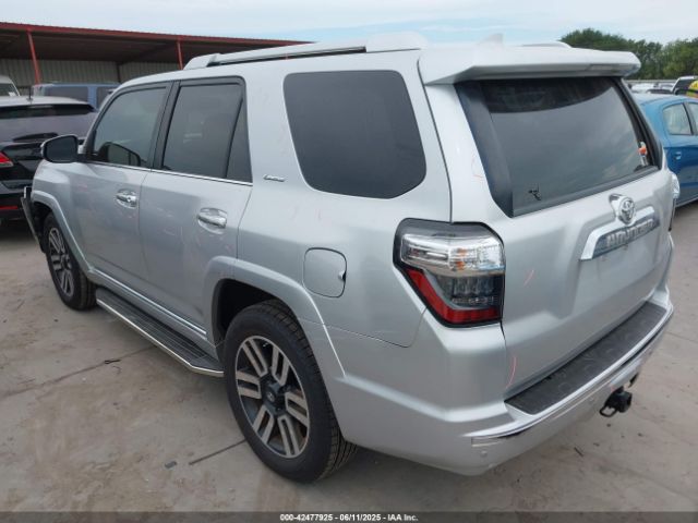 2017 TOYOTA 4RUNNER JTEBU5JR3H5427660 Photo 2