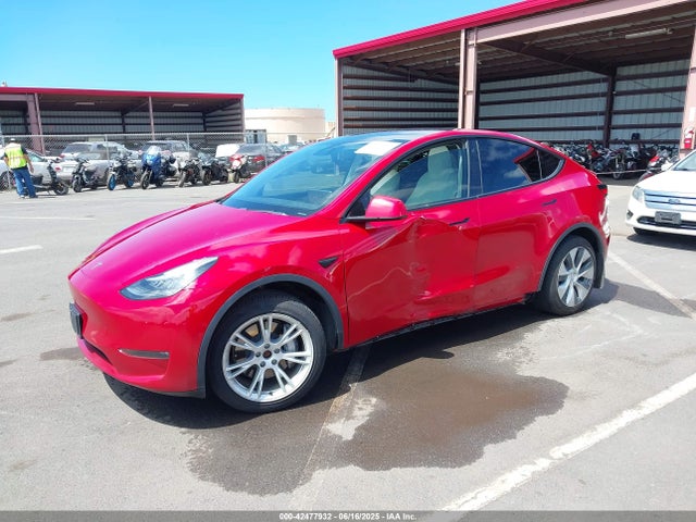 2020 TESLA MODEL Y 5YJYGDEF0LF039096 Photo 1