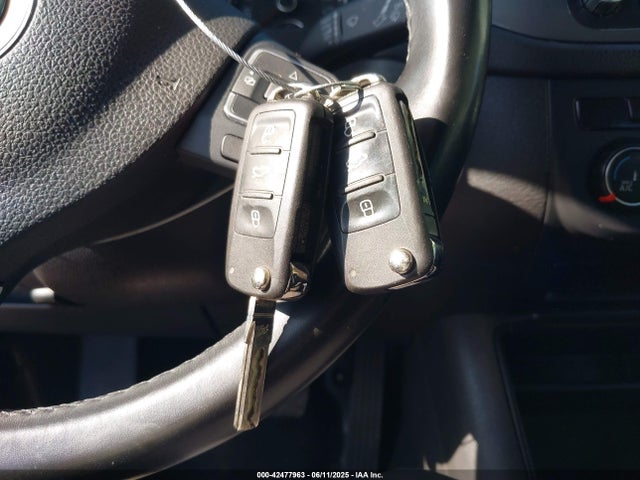 WVGBV3AX6EW535339 Volkswagen 2014