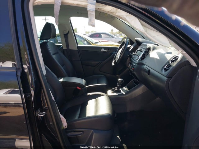 WVGBV3AX6EW535339 Volkswagen 2014