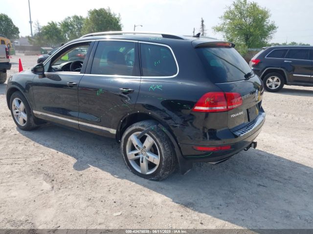 2012 VOLKSWAGEN TOUAREG WVGFF9BP6CD005073 Photo 2