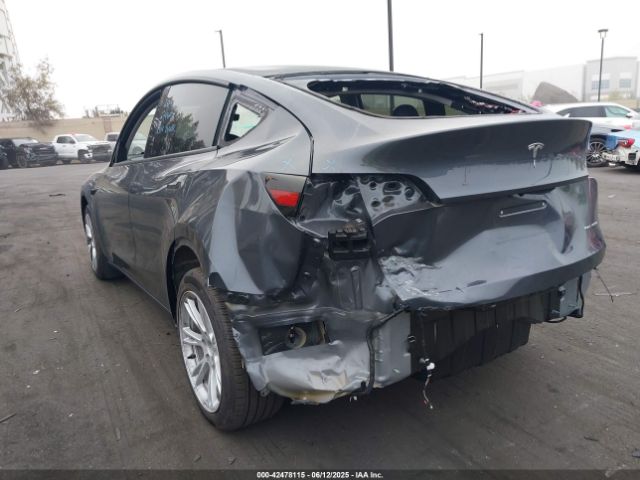 2023 TESLA MODEL Y 7SAYGDEE7PA058919 Photo 2