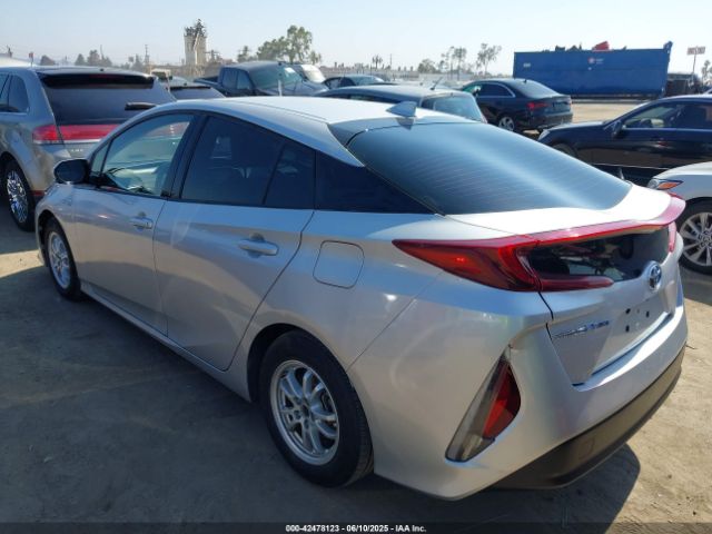 2017 TOYOTA PRIUS PRIME JTDKARFP6H3021962 Photo 2