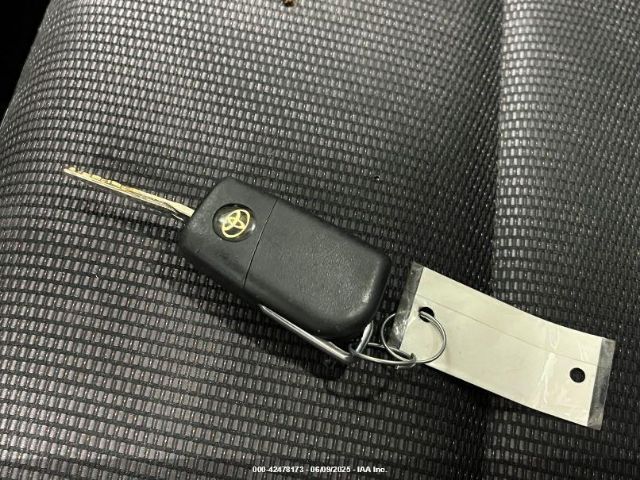 5YFBURHE7JP780538 Toyota COROLLA SE