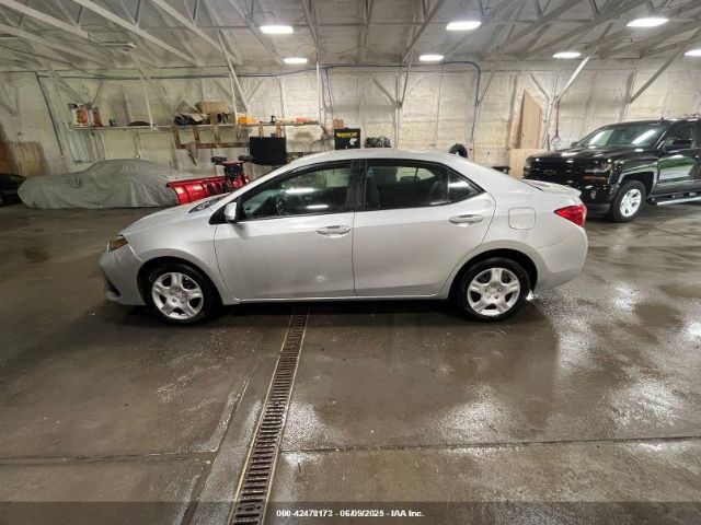 5YFBURHE7JP780538 Toyota COROLLA SE
