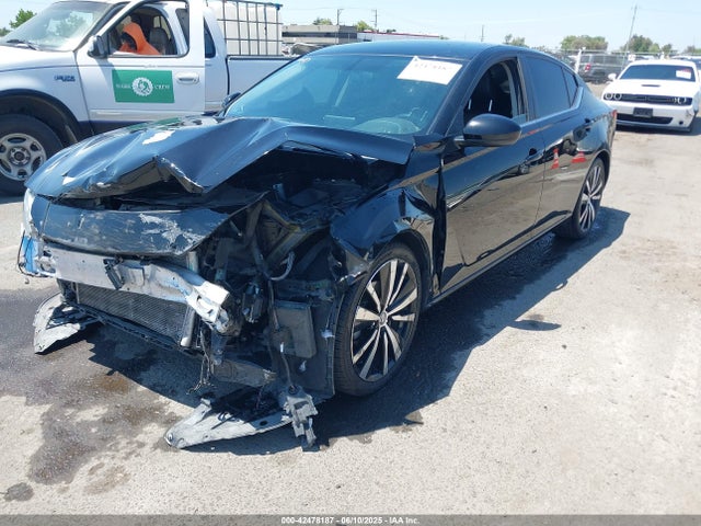 Nissan 2019 2019 1N4BL4CV1KC175802 Image 2