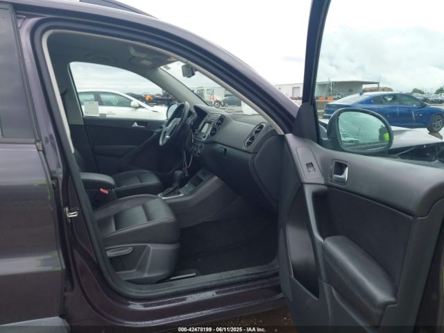 2016 VOLKSWAGEN TIGUAN WVGAV7AX4GW580074 Photo 4