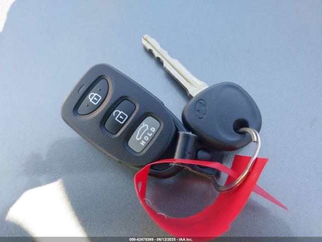 KMHD74LF5KU781318 Hyundai ELANTRA SE