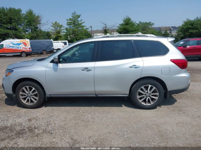 5N1DR2MM4JC670095 Nissan Pathfinder Sv